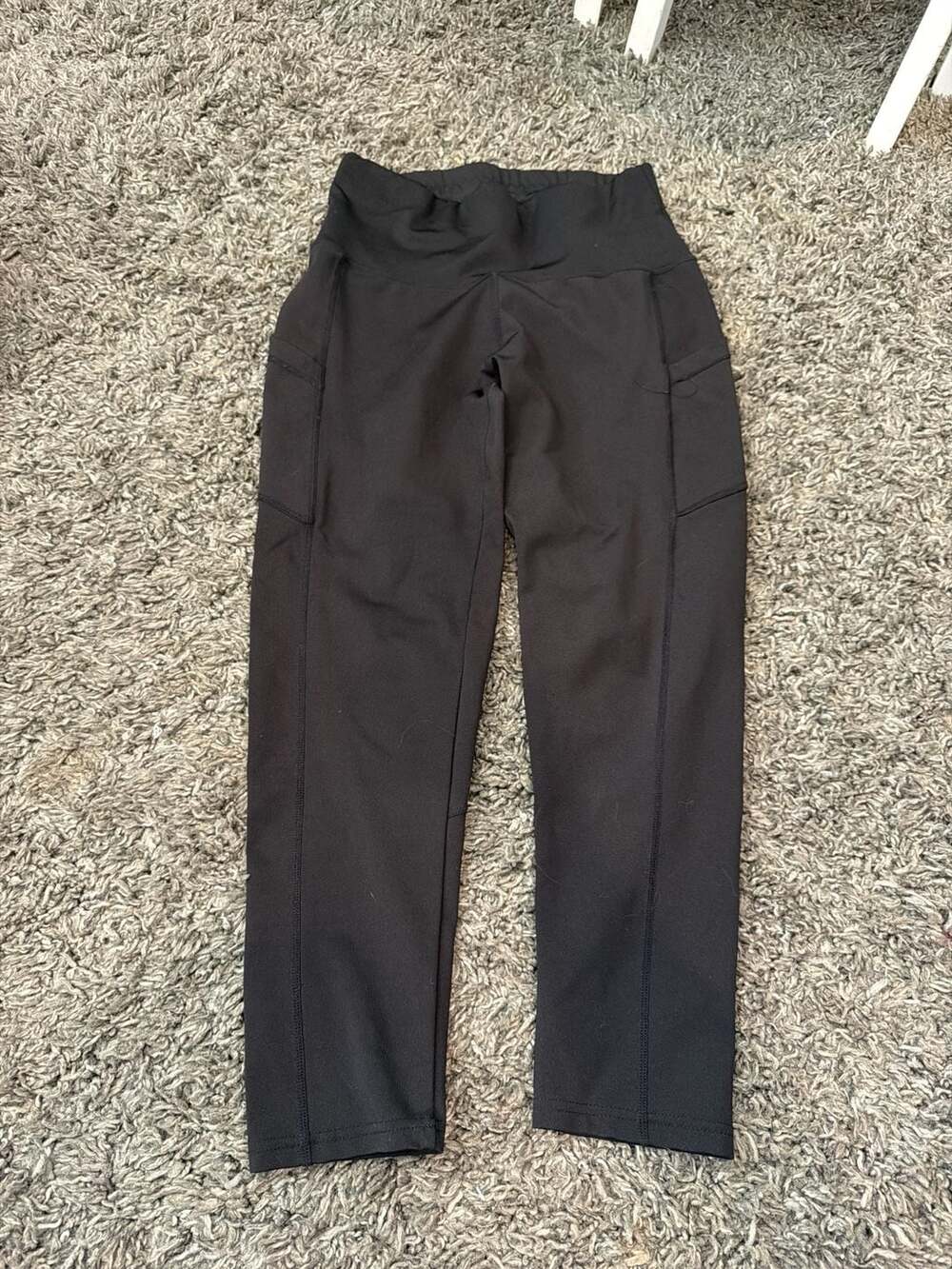 Level Up Active Women's Black High-Waisted Capri Leggings with Side Pockets